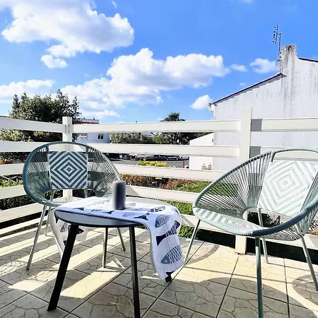 Maison De Avec Terrasse, Jardin, Garage, Animaux Acceptés à - Fr-1-494-116 *