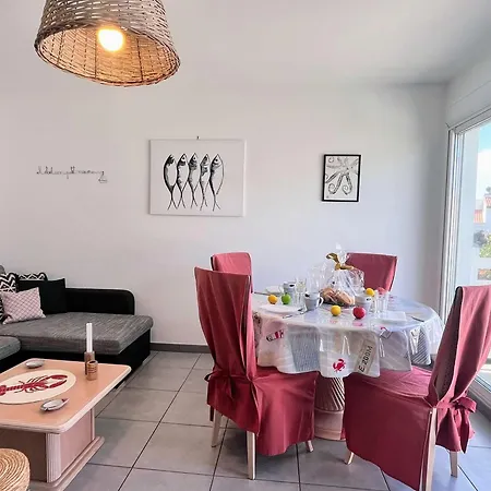 Maison De Avec Terrasse, Jardin, Garage, Animaux Acceptés à - Fr-1-494-116 *